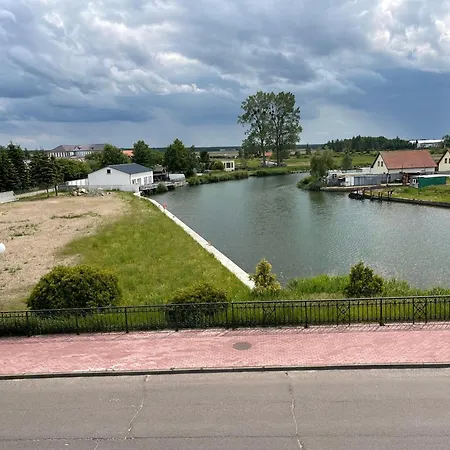 Pod Papugami - Komfortowe Z Widokiem Na Rzeke Łeba