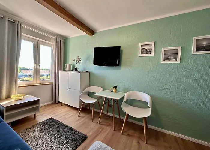 Vendégház Pod Papugami - Komfortowe Z Widokiem Na Rzeke Łeba