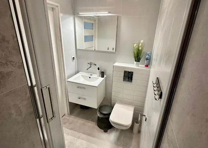 Pod Papugami - Komfortowe Z Widokiem Na Rzeke