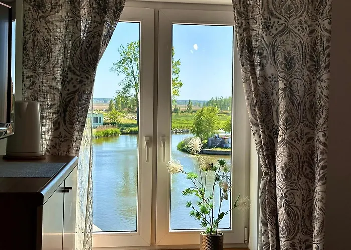 Pod Papugami - Komfortowe Z Widokiem Na Rzeke Łeba