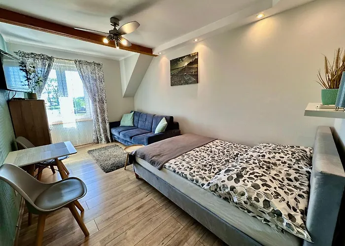 Vendégház Pod Papugami - Komfortowe Z Widokiem Na Rzeke Łeba